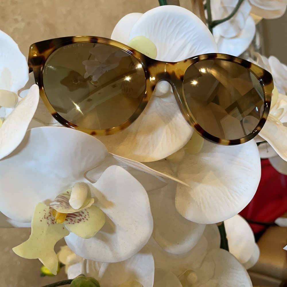 GUCCI beautiful glasses tortoise